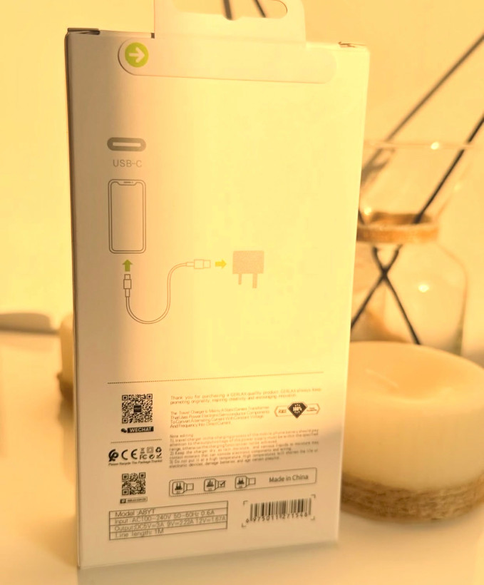 شارژر دیواری اورجینال ۲۰ وات آیفون به همراه کابل شارژ سریع ۳۰ وات یک متری (Usb C_ Type C )